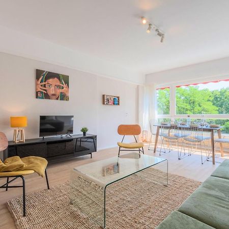 Spacious 3 Bedroom Apartment & Private Parking! 朗贝萨尔 外观 照片