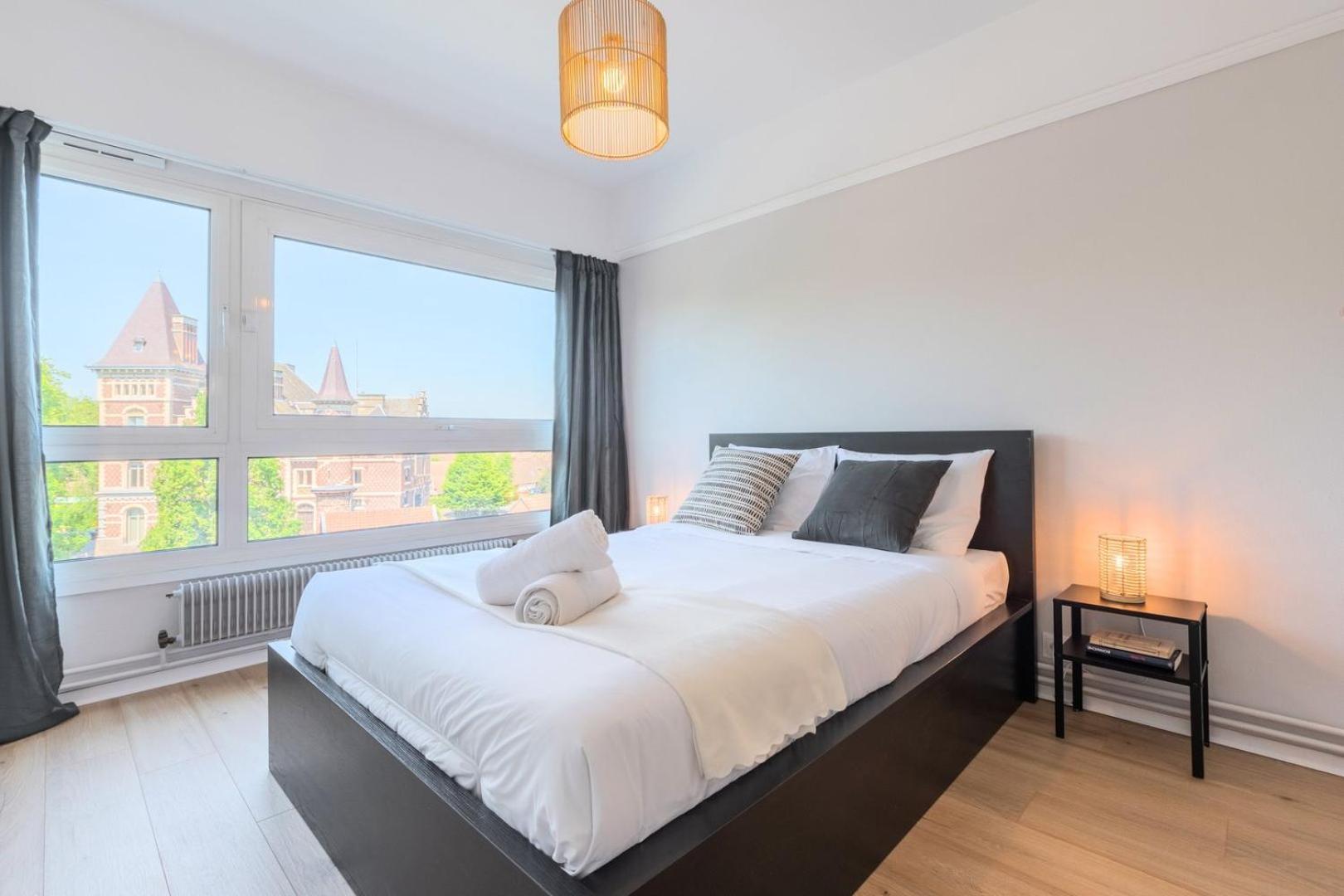 Spacious 3 Bedroom Apartment & Private Parking! 朗贝萨尔 外观 照片
