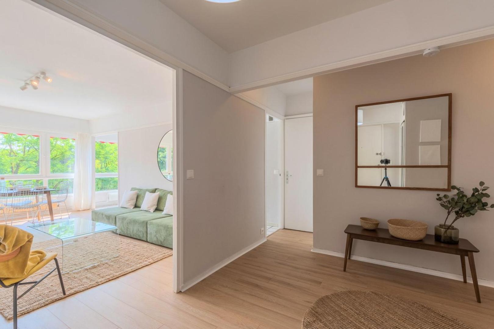 Spacious 3 Bedroom Apartment & Private Parking! 朗贝萨尔 外观 照片